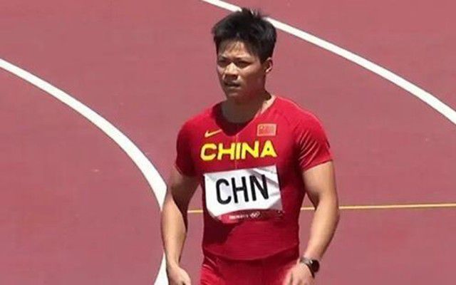苏成峰试探性的问：哎，你说，知非能不能试试看？苏守道忙说：爸，您不是同意知非追求顾秋怡了吗？苏成峰十分认真的说：可现在看来，顾秋怡远没有伊藤菜菜子更有性价比啊。